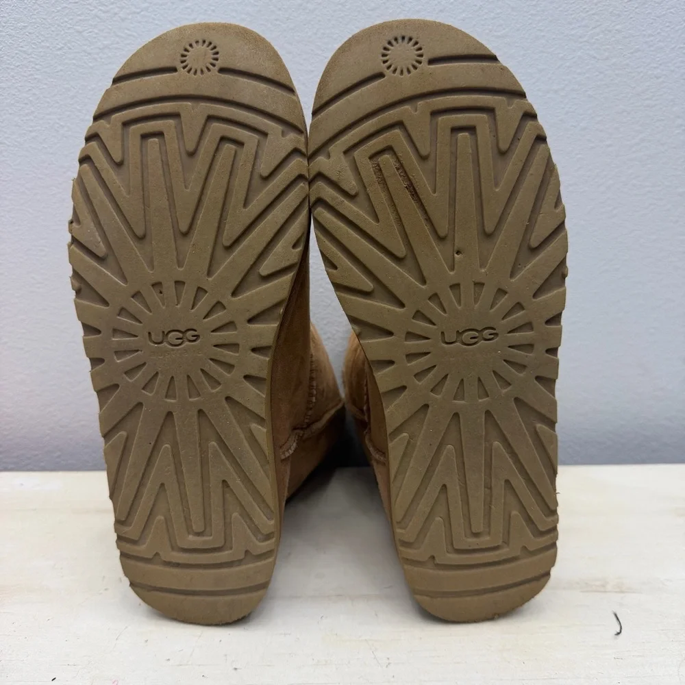 Ugg Brown Suede Bailey Button Short Boots Size 8